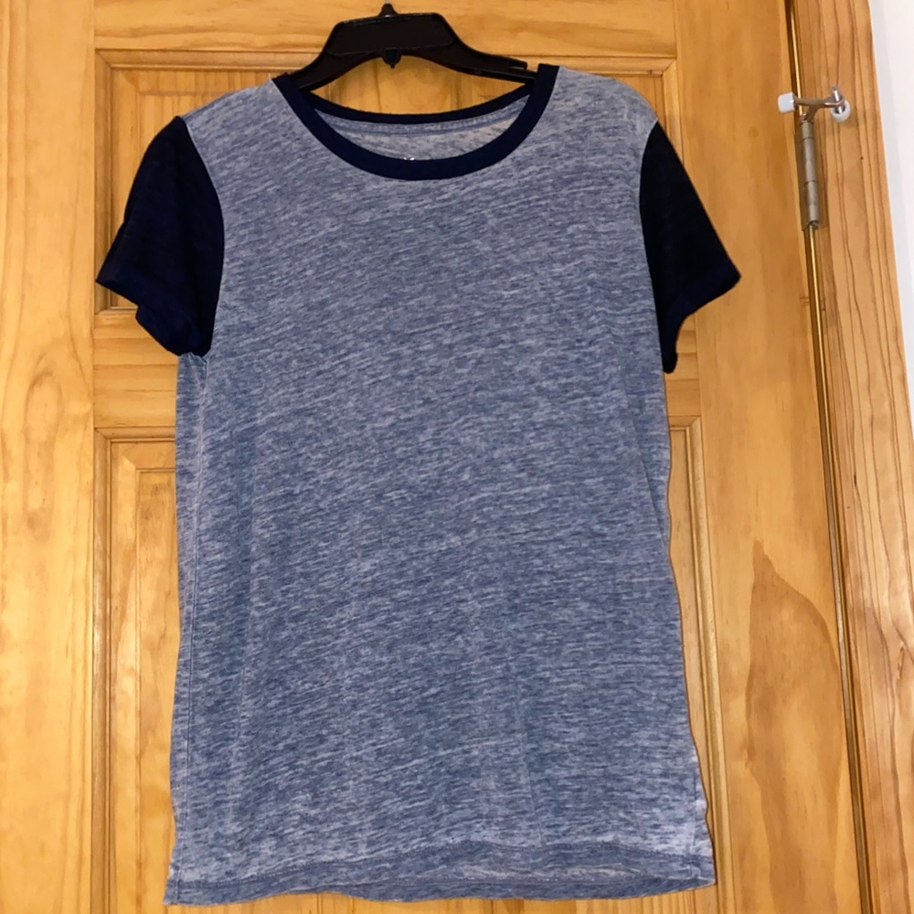 🍍 Women’s American Eagle “Favorite T”